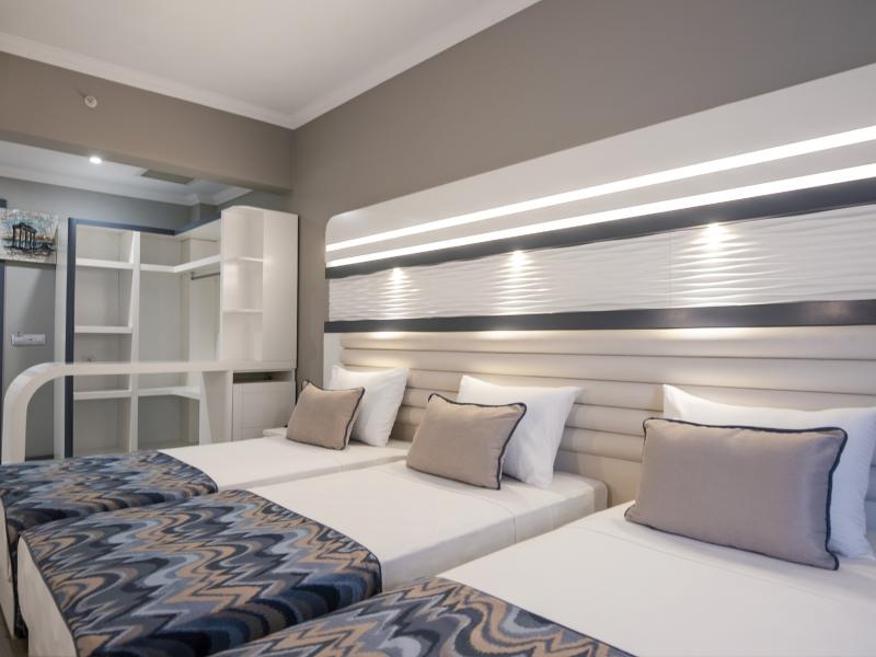 Blue Marlin Deluxe Spa & Resort