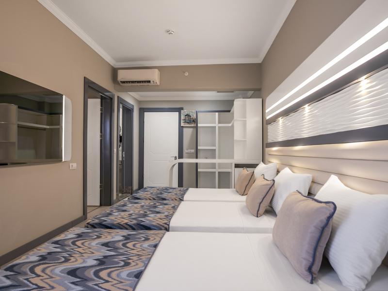 Blue Marlin Deluxe Spa & Resort