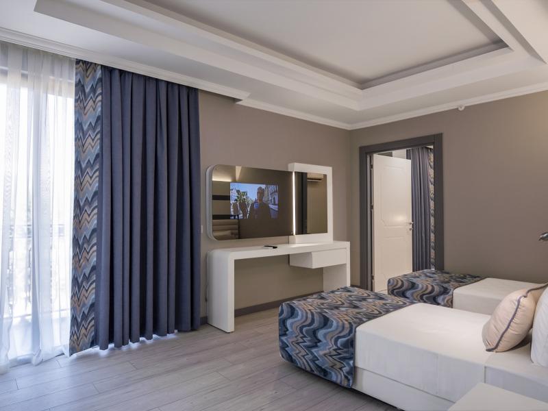 Blue Marlin Deluxe Spa & Resort