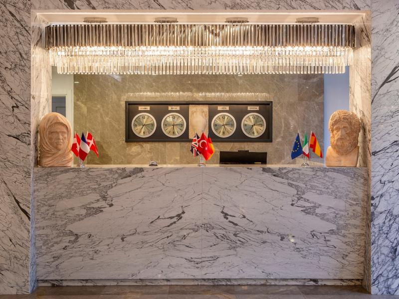 Blue Marlin Deluxe Spa & Resort