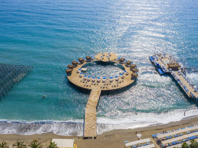 Blue Marlin Deluxe Spa & Resort