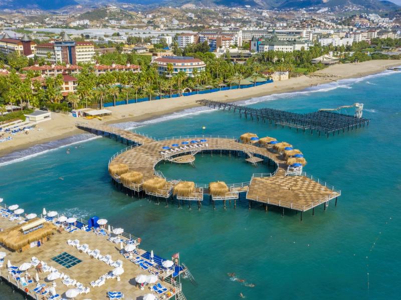 Blue Marlin Deluxe Spa & Resort