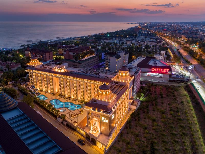 Blue Marlin Deluxe Spa & Resort