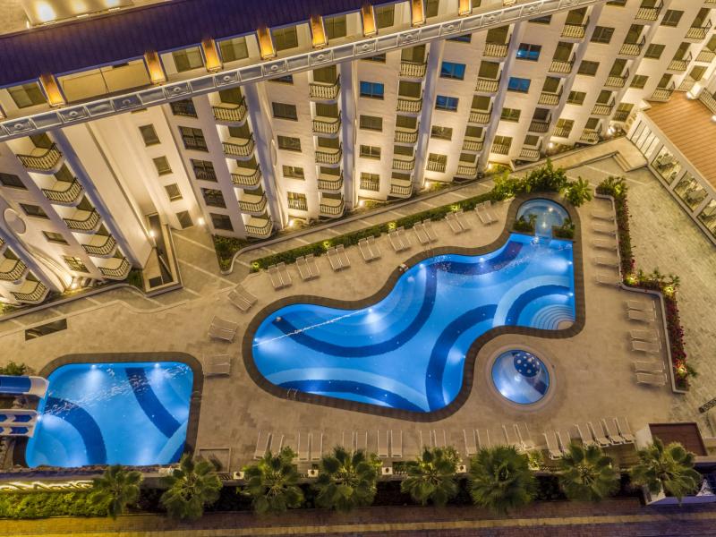 Blue Marlin Deluxe Spa & Resort