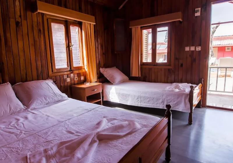 Toll Hotel