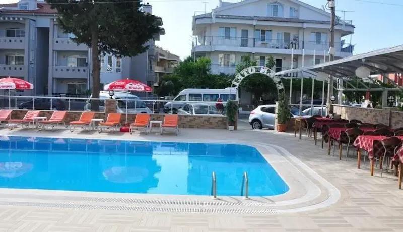 Moni Hotel