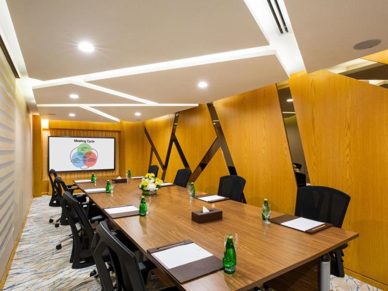 Royal Continental Suites Business Bay