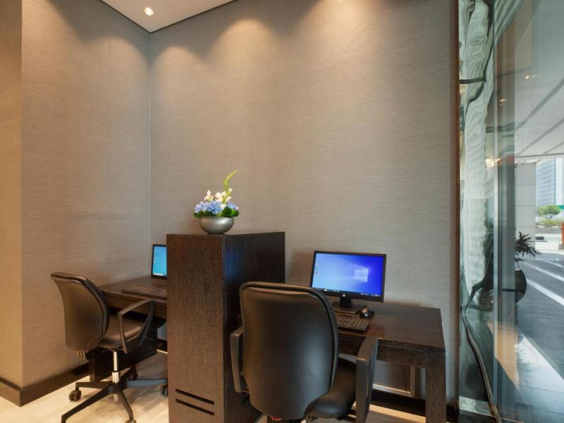 Royal Continental Suites Business Bay