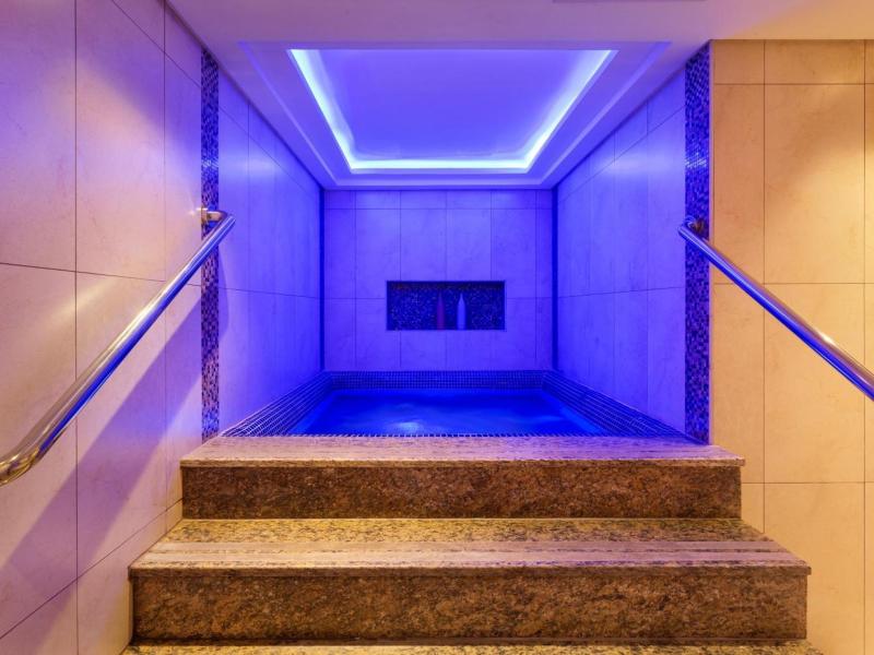 Royal Continental Suites Business Bay