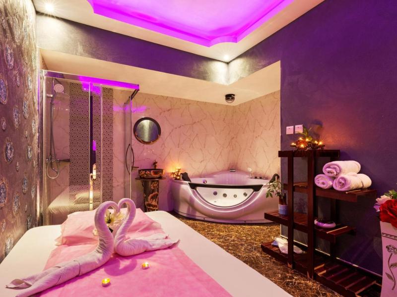 Royal Continental Suites Business Bay