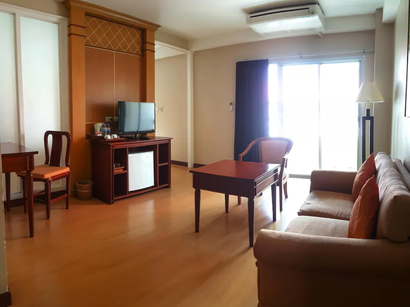 Eastiny Place Hotel