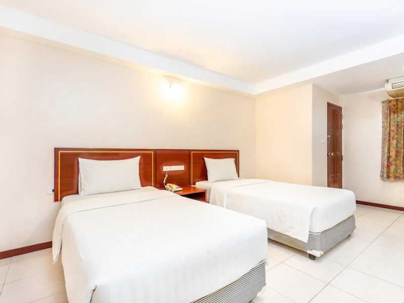 Eastiny Place Hotel