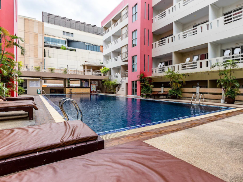 Eastiny Place Hotel