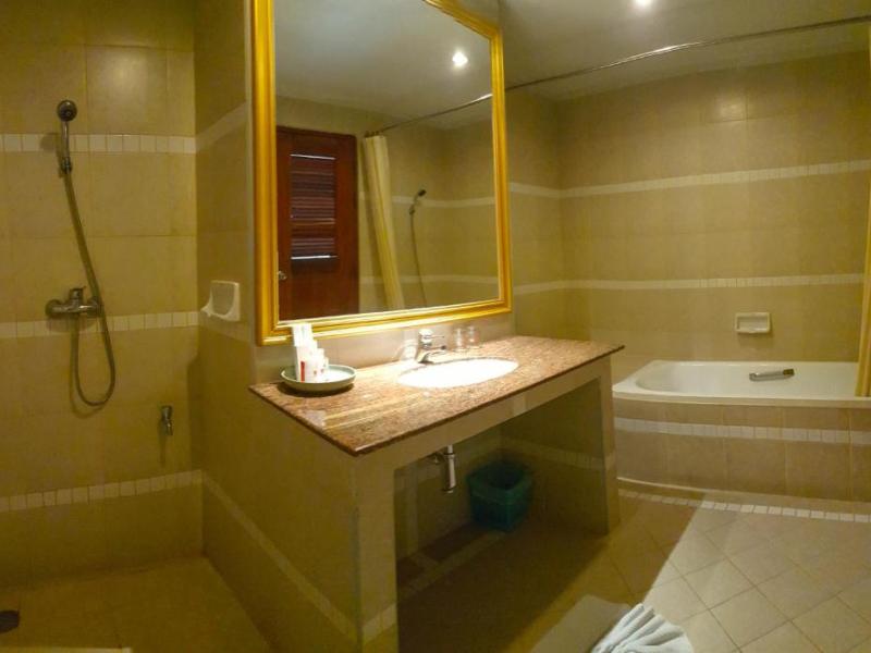 Eastiny Place Hotel