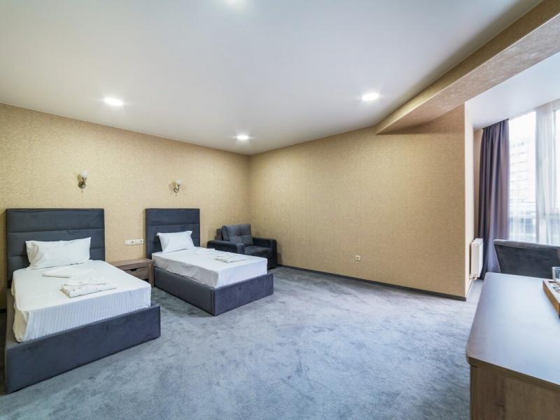 Grand Sapphire Hotel