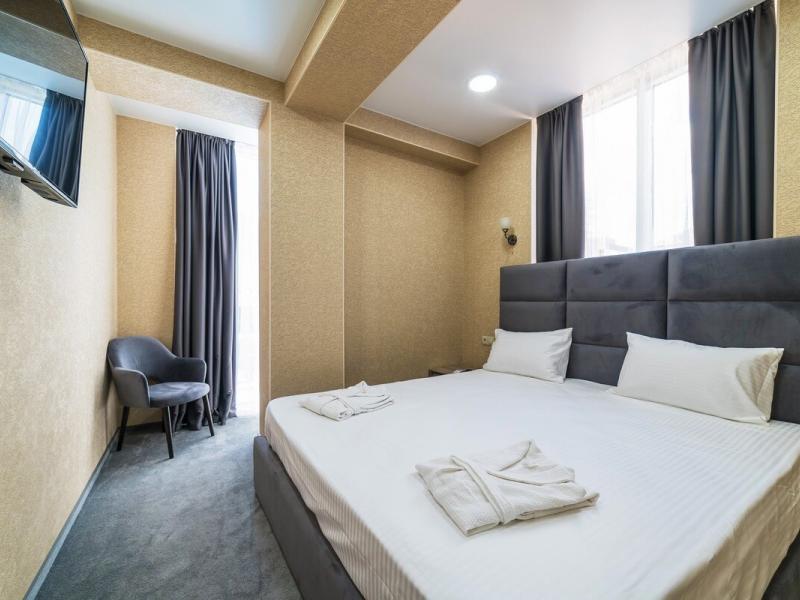 Grand Sapphire Hotel