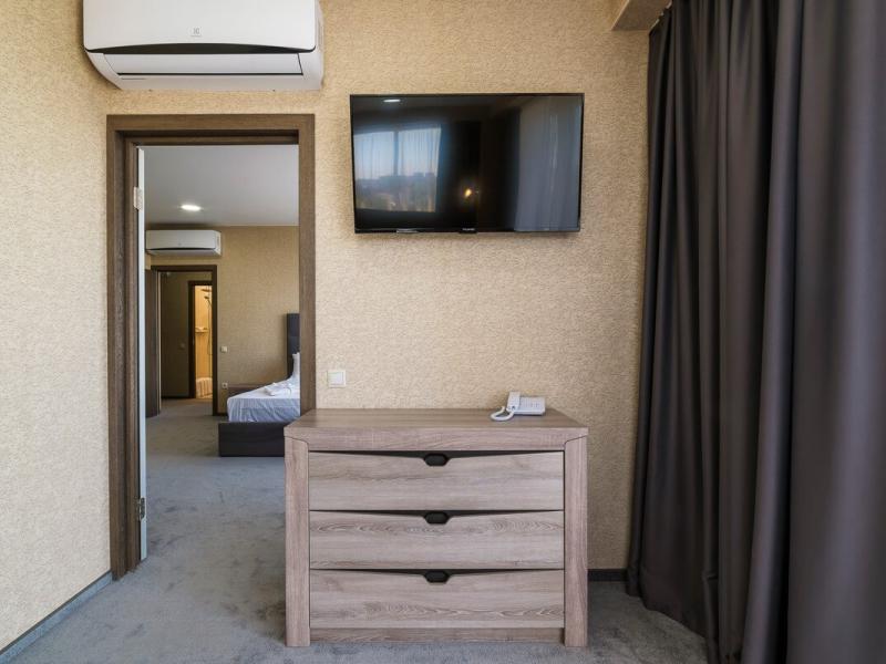 Grand Sapphire Hotel