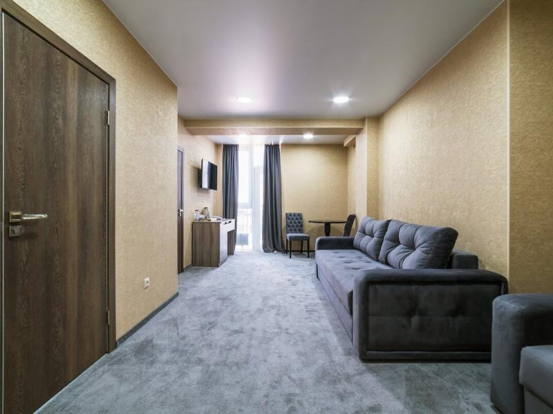 Grand Sapphire Hotel