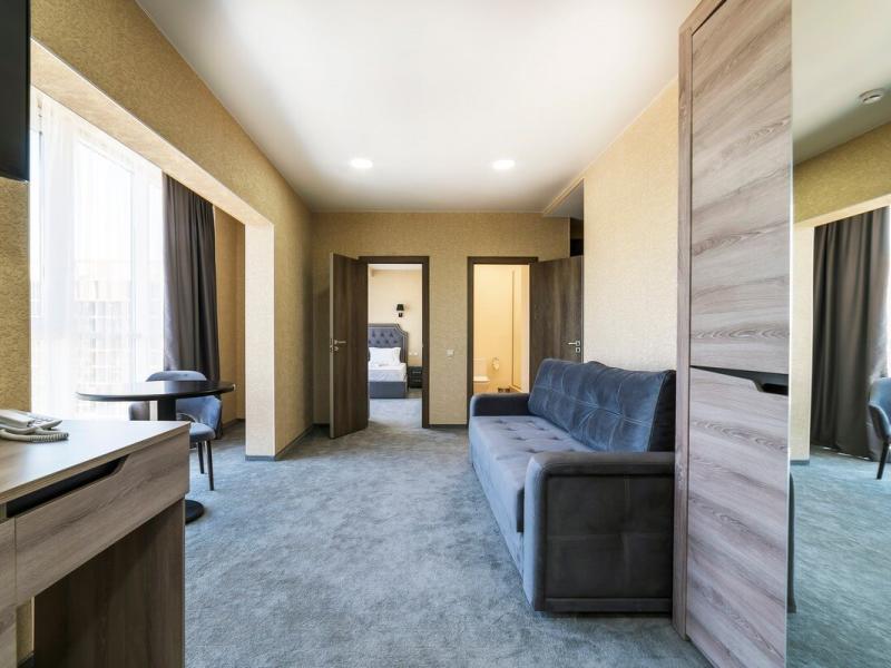 Grand Sapphire Hotel