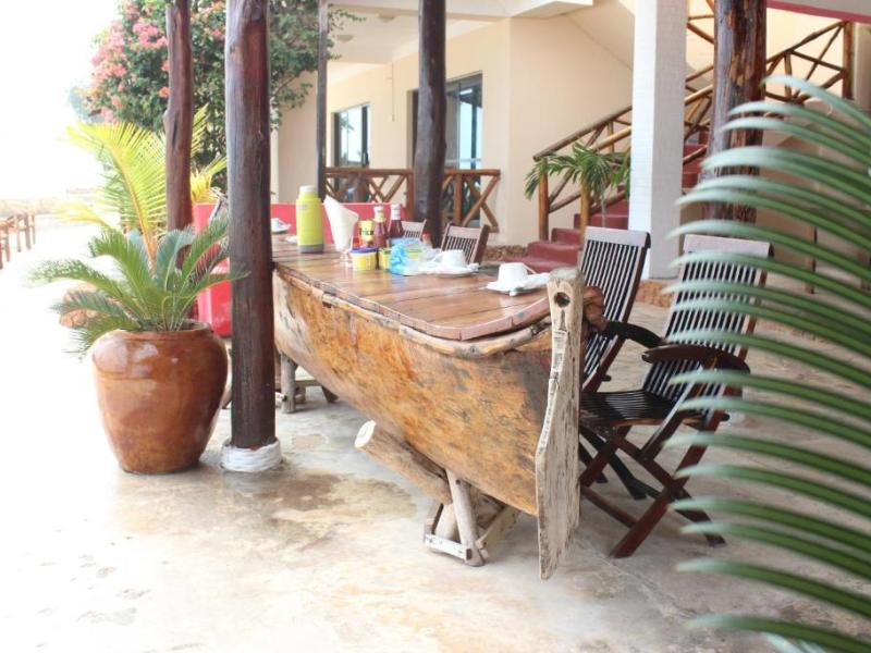 Faridu Beach Bungalows