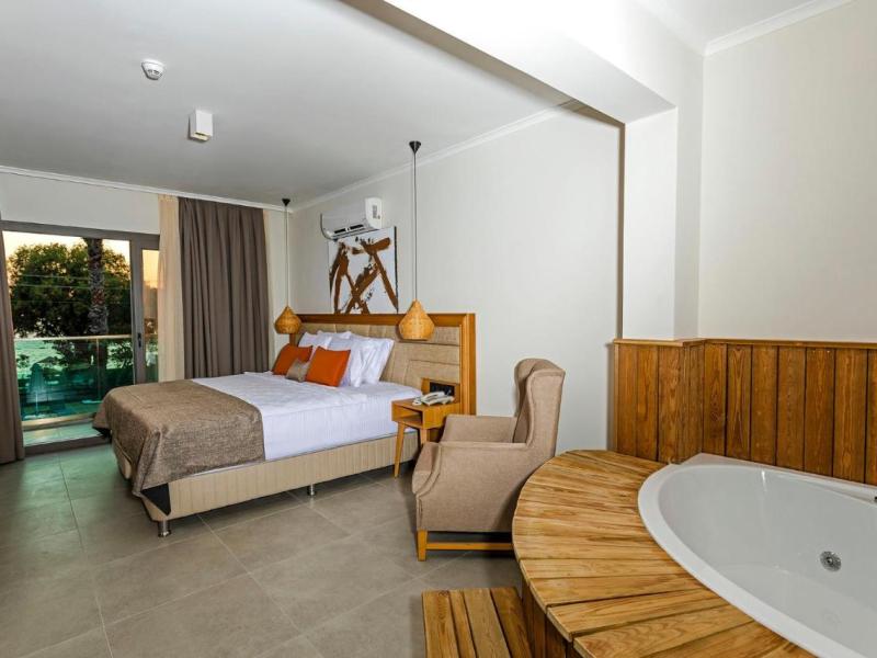 Yalipark Beach Hotel