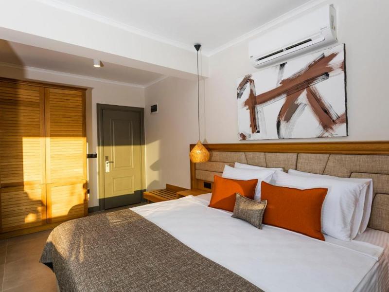 Yalipark Beach Hotel