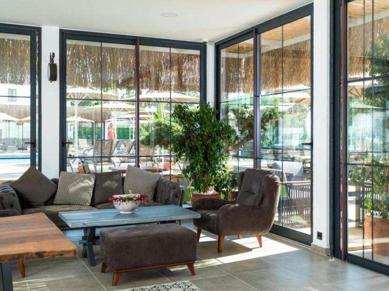 Yalipark Beach Hotel