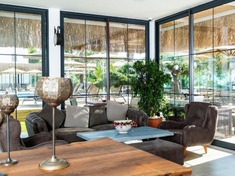 Yalipark Beach Hotel