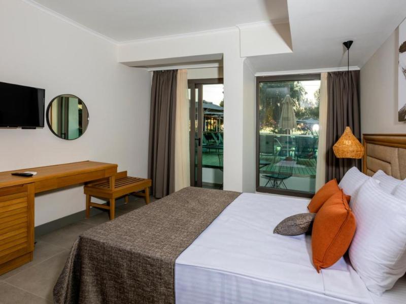 Yalipark Beach Hotel