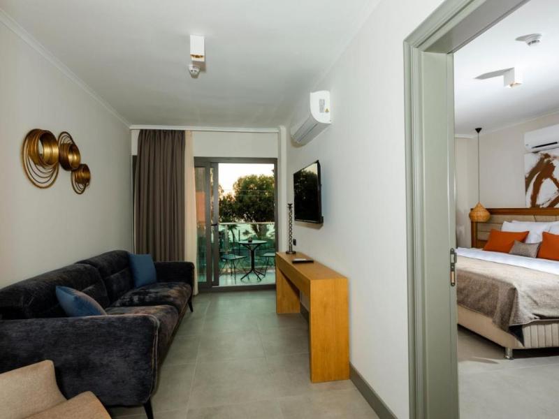 Yalipark Beach Hotel