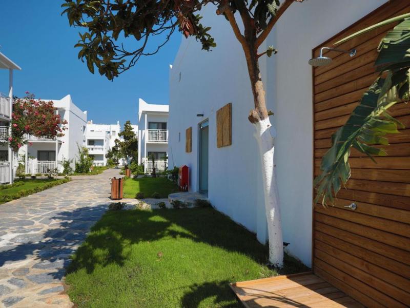 Yalipark Beach Hotel