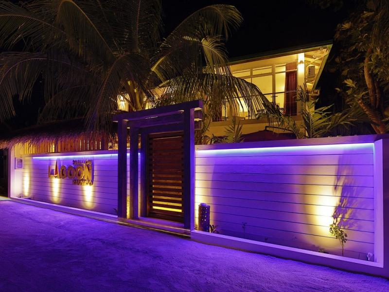 Shallow Lagoon Rasdhoo