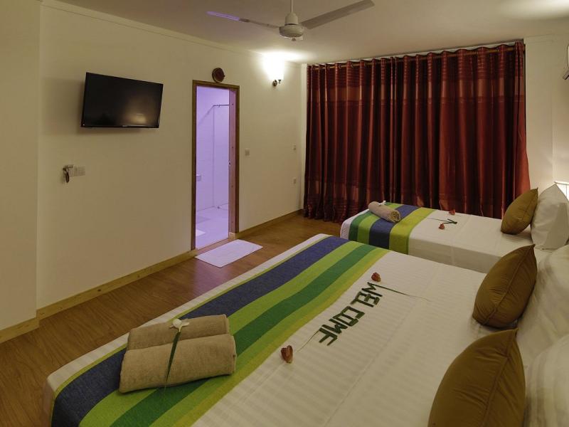 Shallow Lagoon Rasdhoo