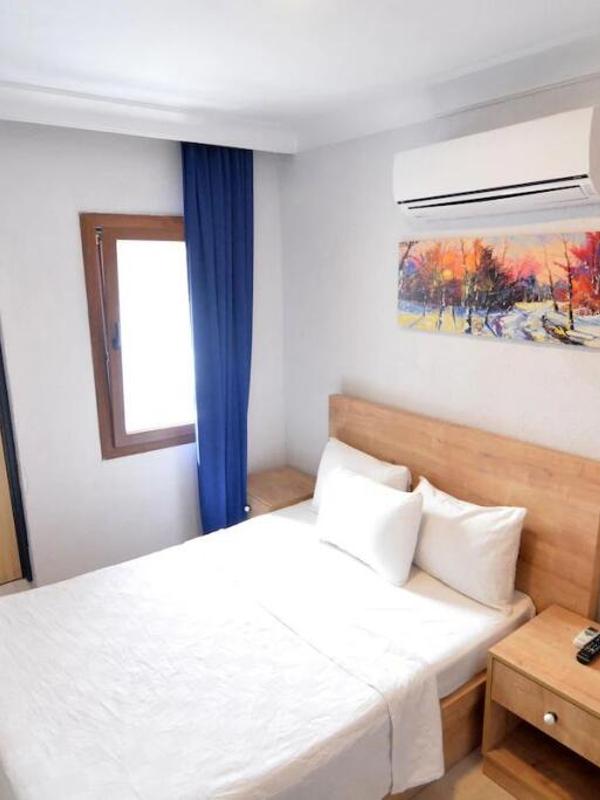 Ados Hotel