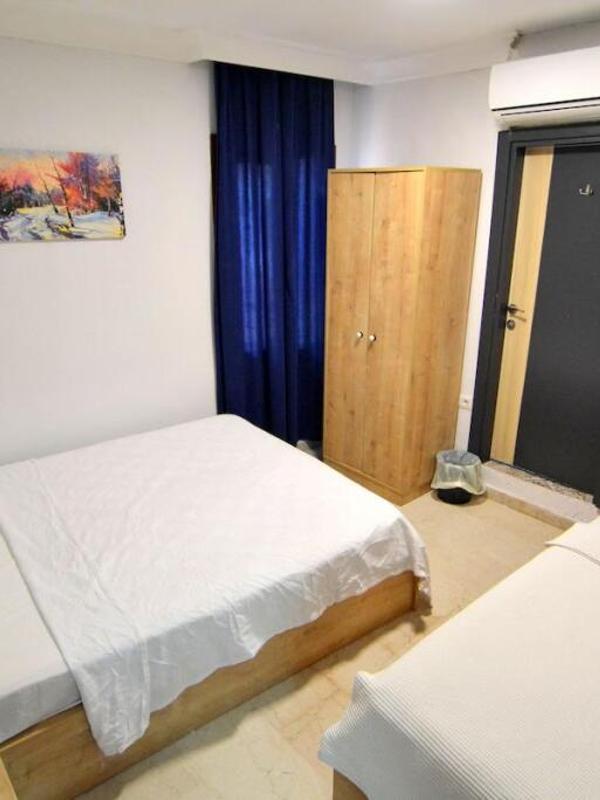 Ados Hotel
