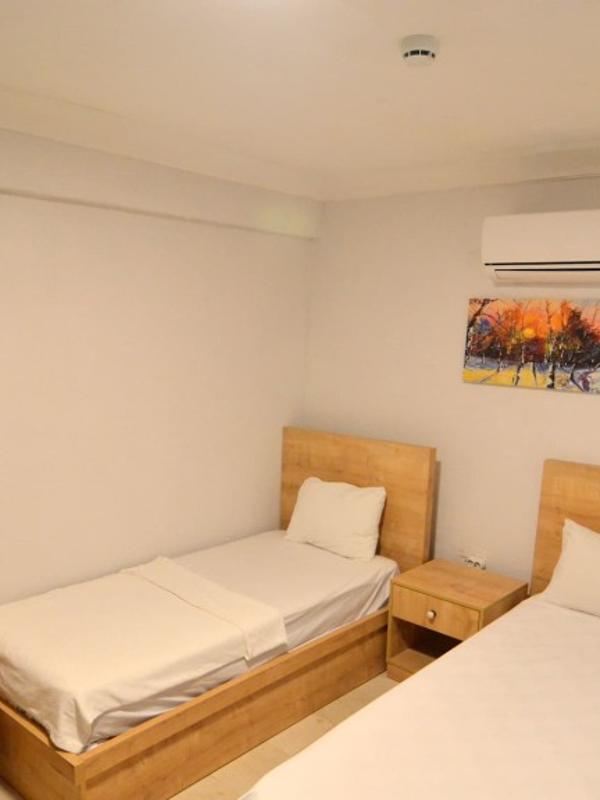Ados Hotel