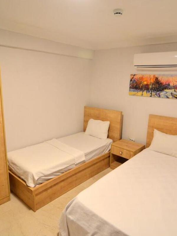 Ados Hotel