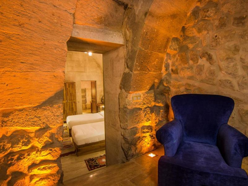 Caldera Cave Hotel