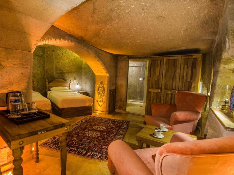 Caldera Cave Hotel