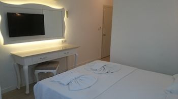 Ata Lagoon Beach Hotel