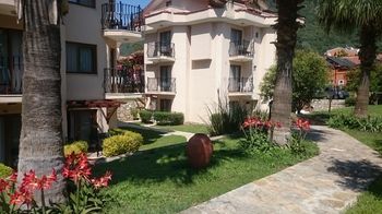 Ata Lagoon Beach Hotel