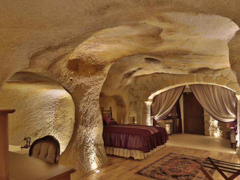 Golden Cave Suites