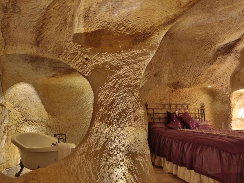 Golden Cave Suites