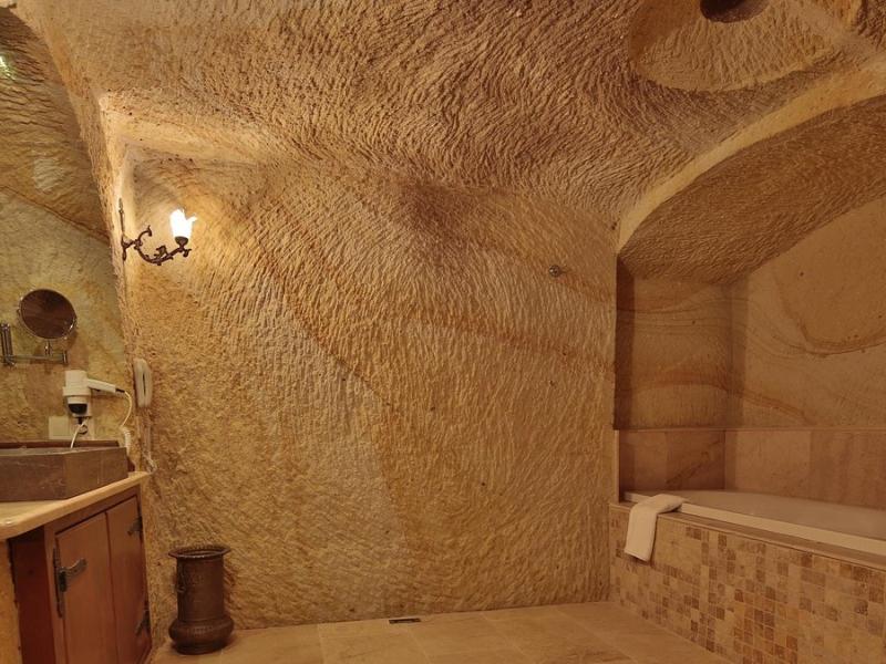 Golden Cave Suites