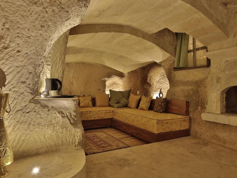 Golden Cave Suites