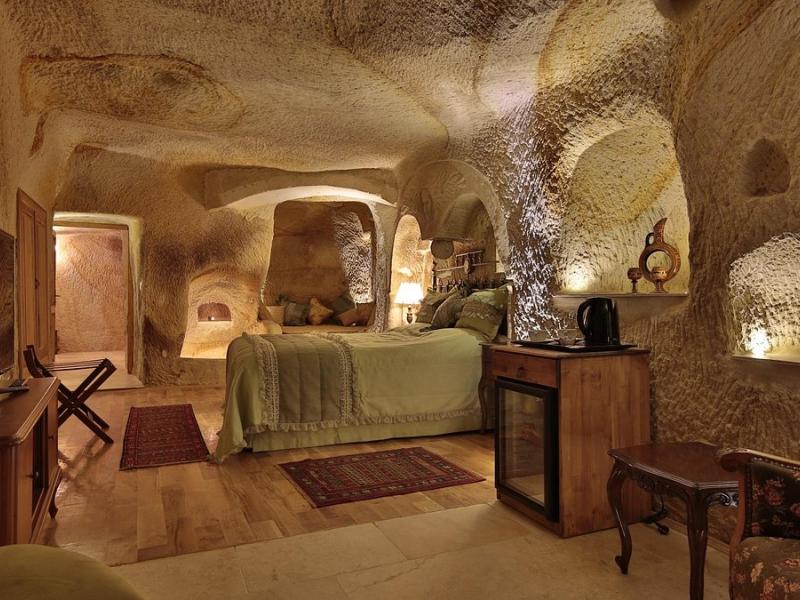 Golden Cave Suites