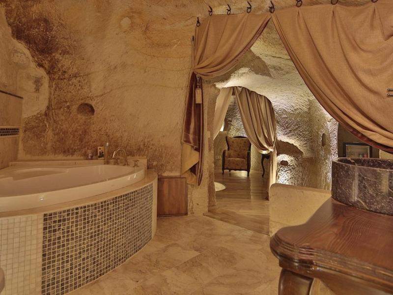 Golden Cave Suites