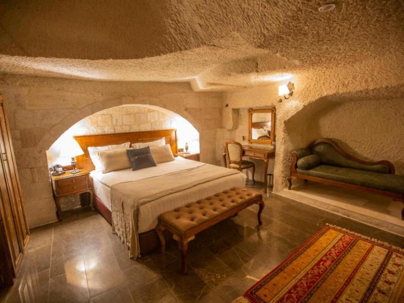 Artemis Cave Suites