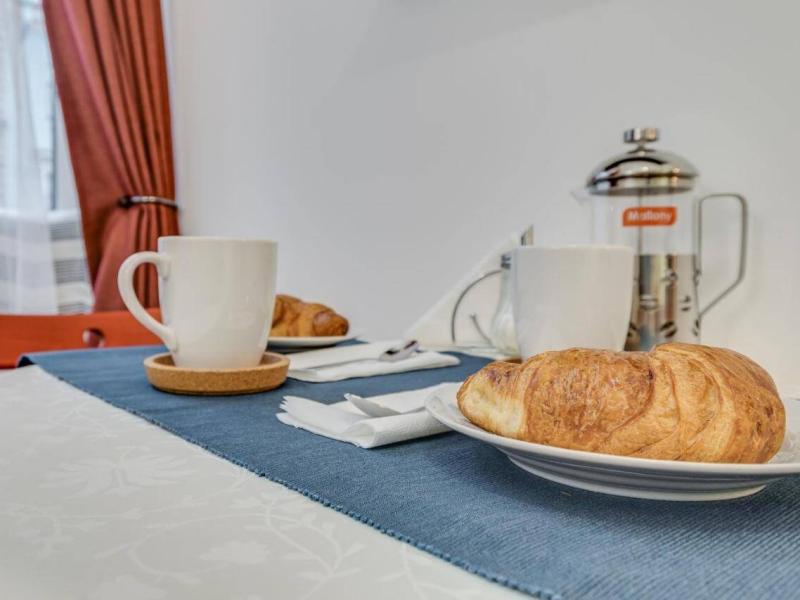 Sokroma Jules Verne Aparts