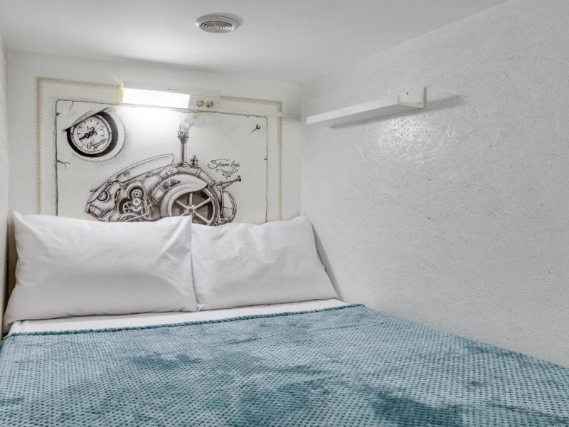 Sokroma Jules Verne Aparts